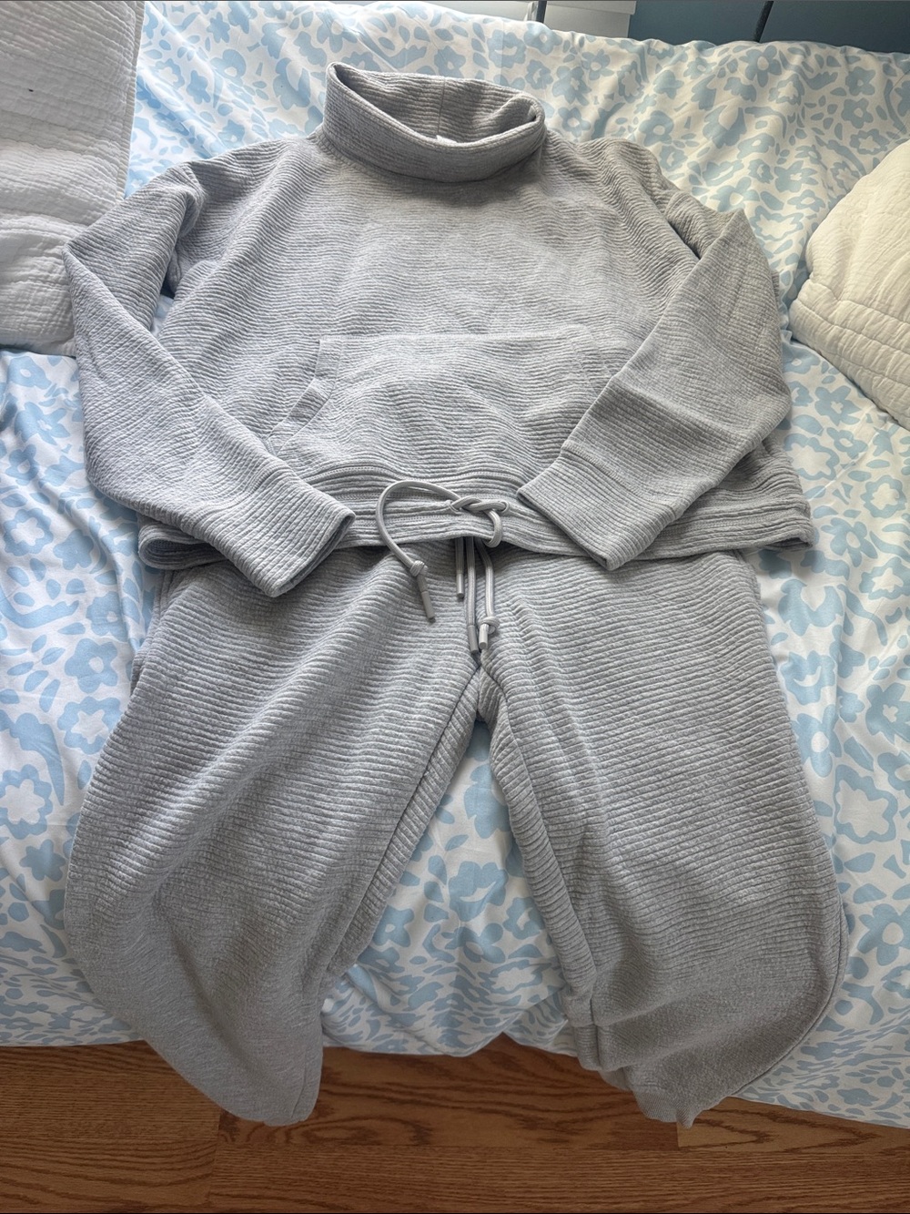 Women's Gray Cozy Knit Loungewear Set - Turtleneck Sweatshirt & Joggers